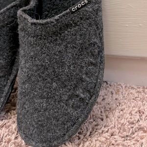 New Without Tags Grey Crocs House Slippers